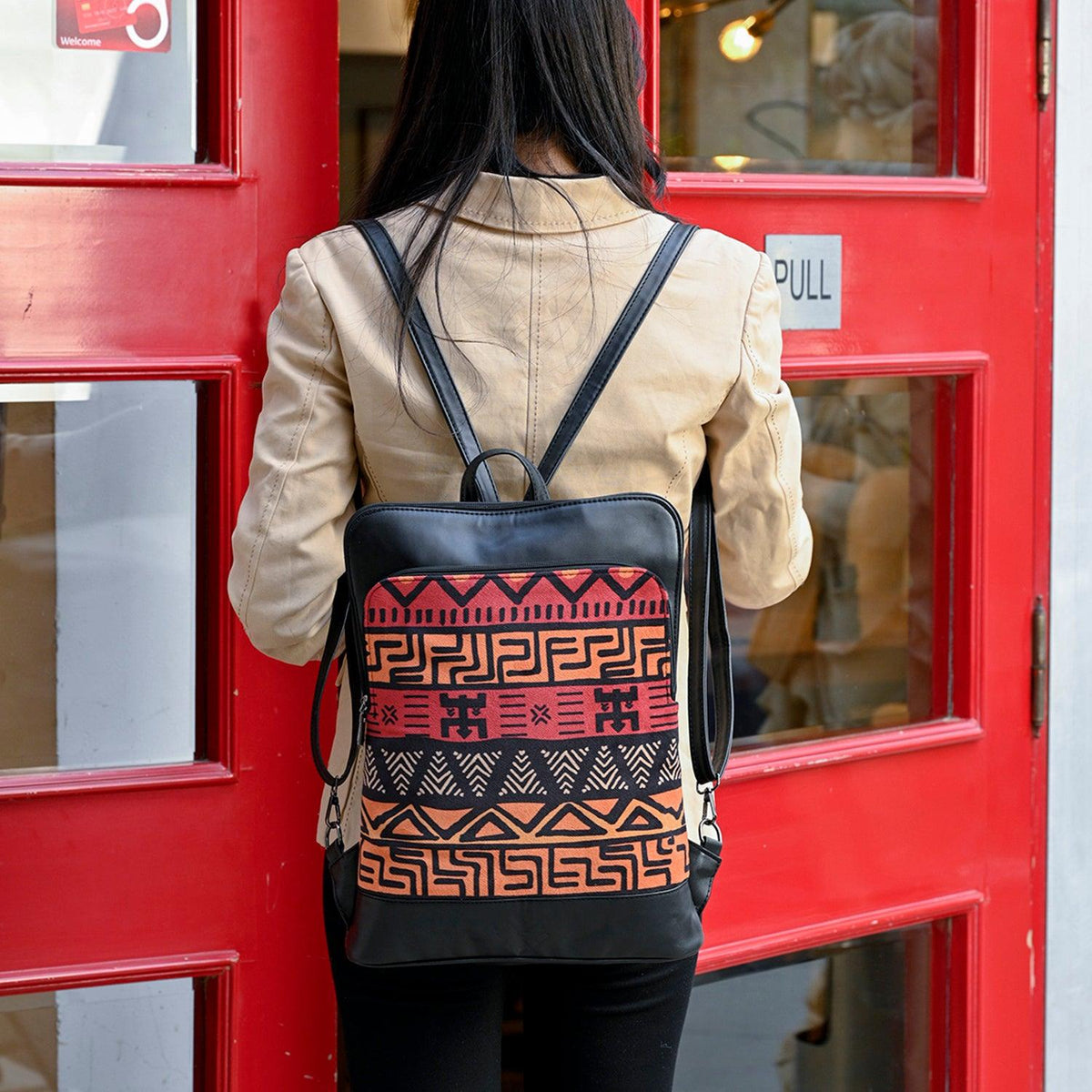 شنطة لابتوب ظهر حريمي: Orbit ولا Laptop Backpack؟ دليل الاختيار