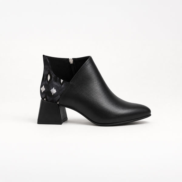 Plot Twist Ankle Boots - Static | ECADRA