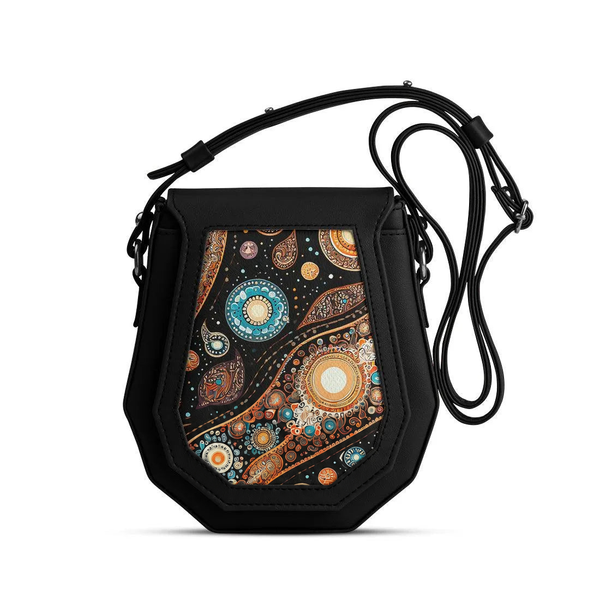 Black Polygon Crossbags spiral – شنطة كروس صغيرة مرسوم عليها رسمة أبستراكت – ECADRA