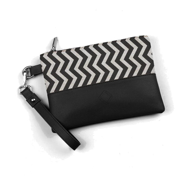 Black Toiletry Pouch B & W Arrows – شنطة ميكب صغيرة – ECADRA