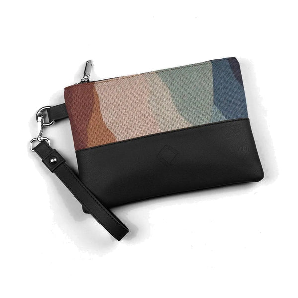 Black Toiletry Pouch Touching – شنطة ميكب صغيرة – ECADRA