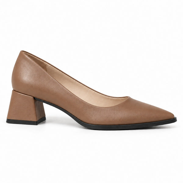 Café matte pointed pump with low 5 cm flared block heel, side view — ECADRA