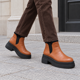Havana Leather Teddy Puffer Boots on a model – هاف بوت فرو حريمي – ECADRA (3)