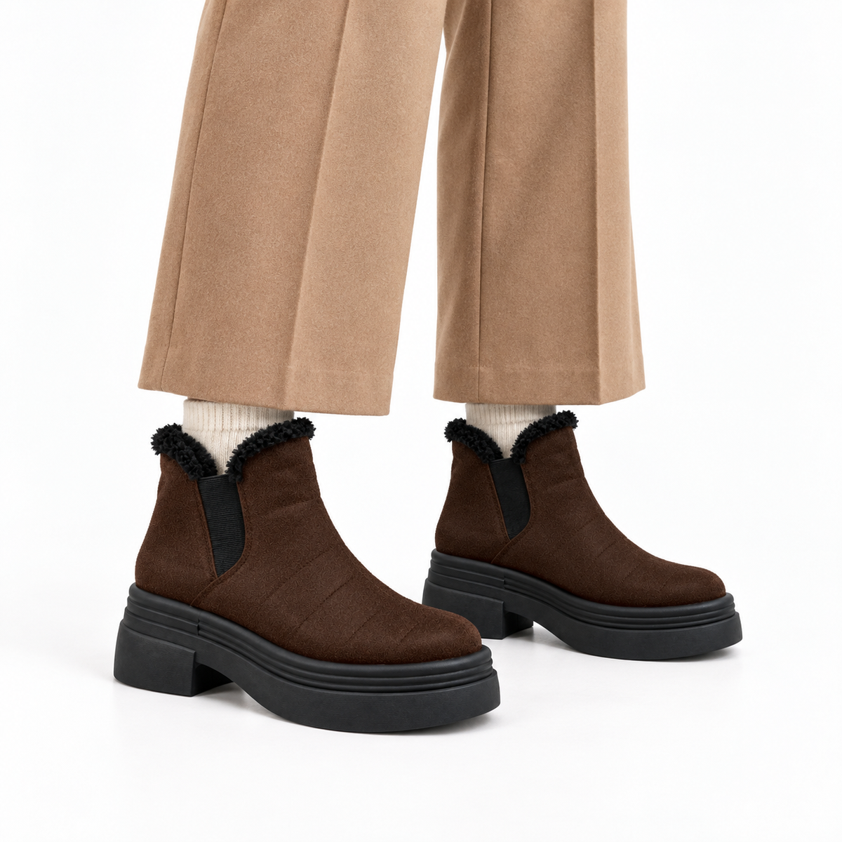 Chocolate Suede Teddy Puffer Boots on a model – هاف بوت شمواه حريمي – ECADRA (1)
