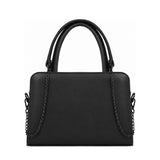 Chic Chain Accent Handbag Black – شنطة يد حريمي بسلسلة جلد صناعي أسود، من قدام – ECADRA