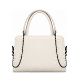 Chic Chain Accent Handbag Ivory – شنطة يد حريمي بسلسلة جلد صناعي أوف وايت، من قدام – ECADRA
