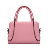 Chic Chain Accent Handbag Rose – شنطة يد حريمي بسلسلة جلد صناعي روز، من قدام – ECADRA