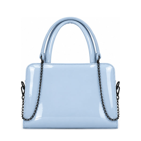 Chic Chain Accent Handbag Light Blue – شنطة يد حريمي بسلسلة جلد لامع بيبي بلو، من قدام – ECADRA
