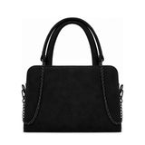 Chic Chain Accent Handbag Black – شنطة يد حريمي بسلسلة شمواه صناعي أسود، من قدام – ECADRA
