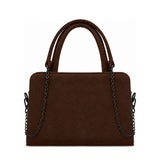 Chic Chain Accent Handbag Chocolate – شنطة يد حريمي بسلسلة شمواه صناعي شوكولاتة، من قدام – ECADRA