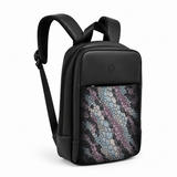 Daybook Backpack – Printed Pastel Reptile, three-quarter view – شنطة ضهر لابتوب مطبوعة جلد زواحف باستيل، من الجنب – ECADRA