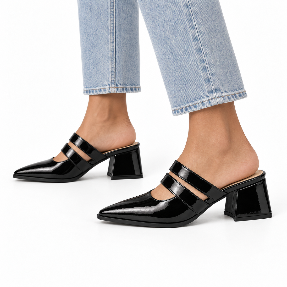 Double Strap Mules Black – ميول حريمي بكعب جلد لامع أسود، على الرجل – ECADRA