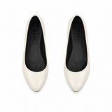 Ivory Solid Round Toe – كوتشي فلات حريمي جلد أوف وايت – ECADRA