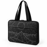 Deadline Laptote – The Dark Mountainous – three-quarter view – ECADRA