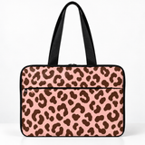 Deadline Laptote – Leopard Kiss – laptop tote bag for women, blush leopard print – شنطة لابتوب حريمي كتف – ECADRA