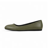 Olive Solid Round Toe – كوتشي فلات حريمي جلد زيتي، من الجنب 2 – ECADRA