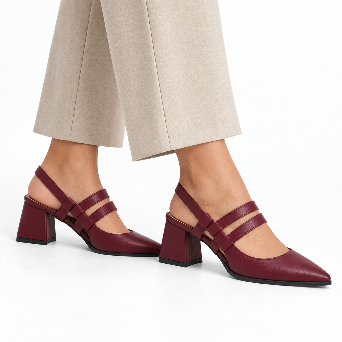 Slingback Heels Burgundy – جزمة كعب حريمي سلينج باك جلد صناعي نبيتي، على الرجل – ECADRA