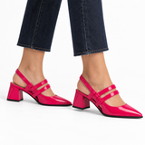 Slingback Heels Fuchsia – جزمة كعب حريمي سلينج باك جلد لامع فوشيا، على الرجل – ECADRA