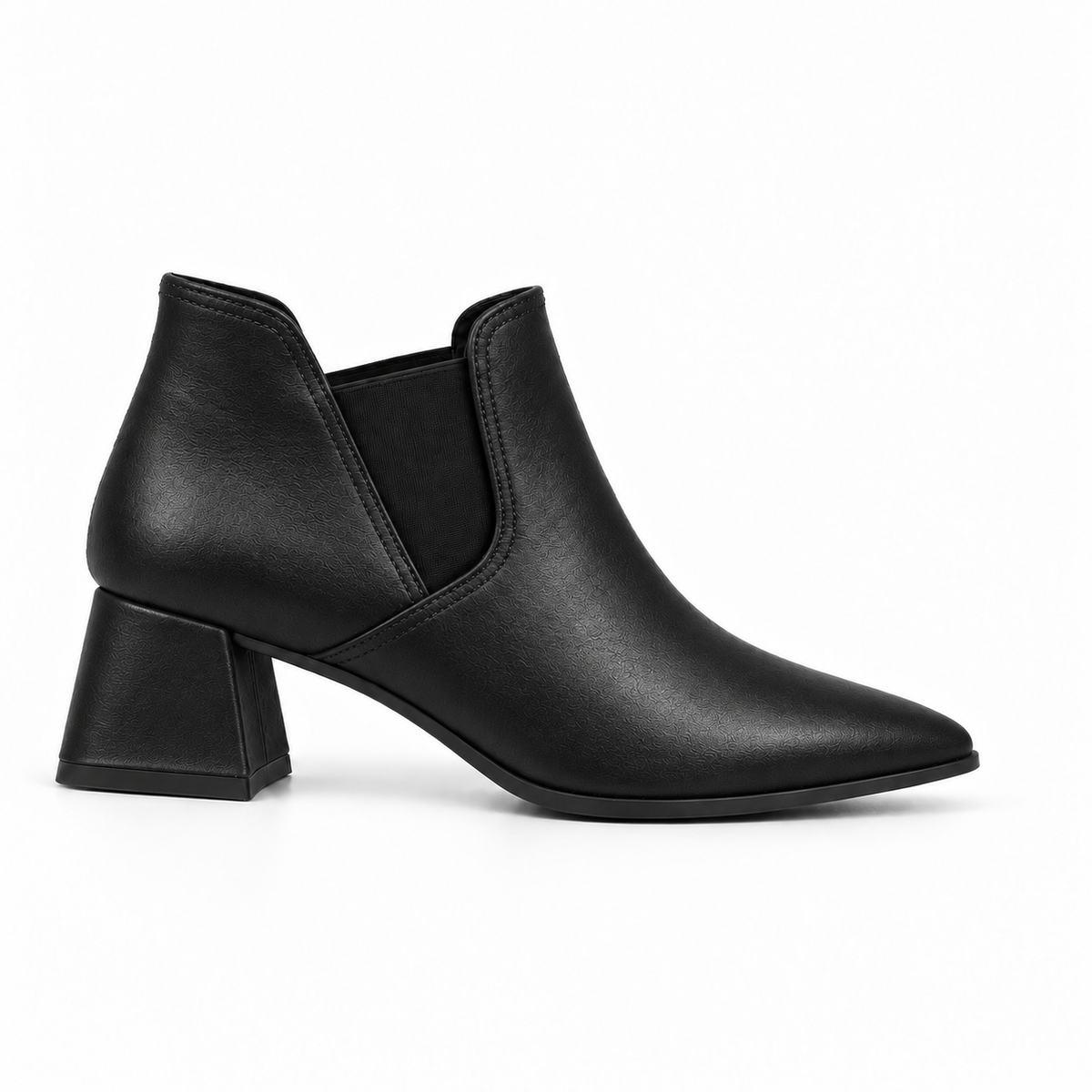 Slit Heeled Bootie Black – هاف بوت حريمي بكعب جلد صناعي أسود، من الجنب – ECADRA