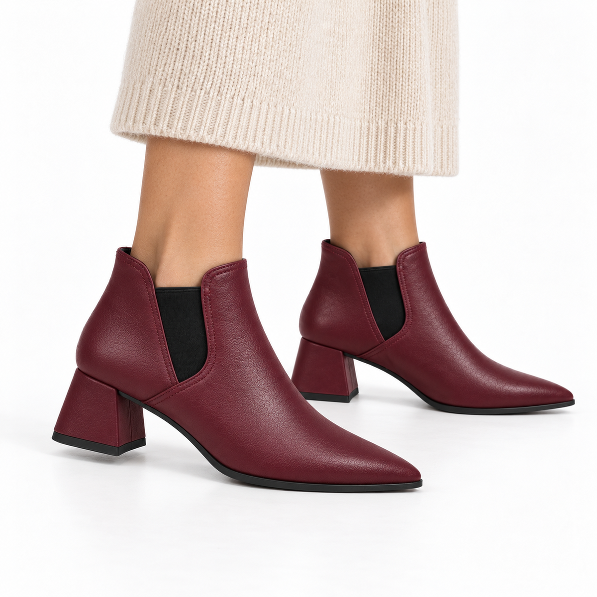 Slit Heeled Bootie Burgundy – هاف بوت حريمي بكعب جلد صناعي نبيتي، على الرجل – ECADRA