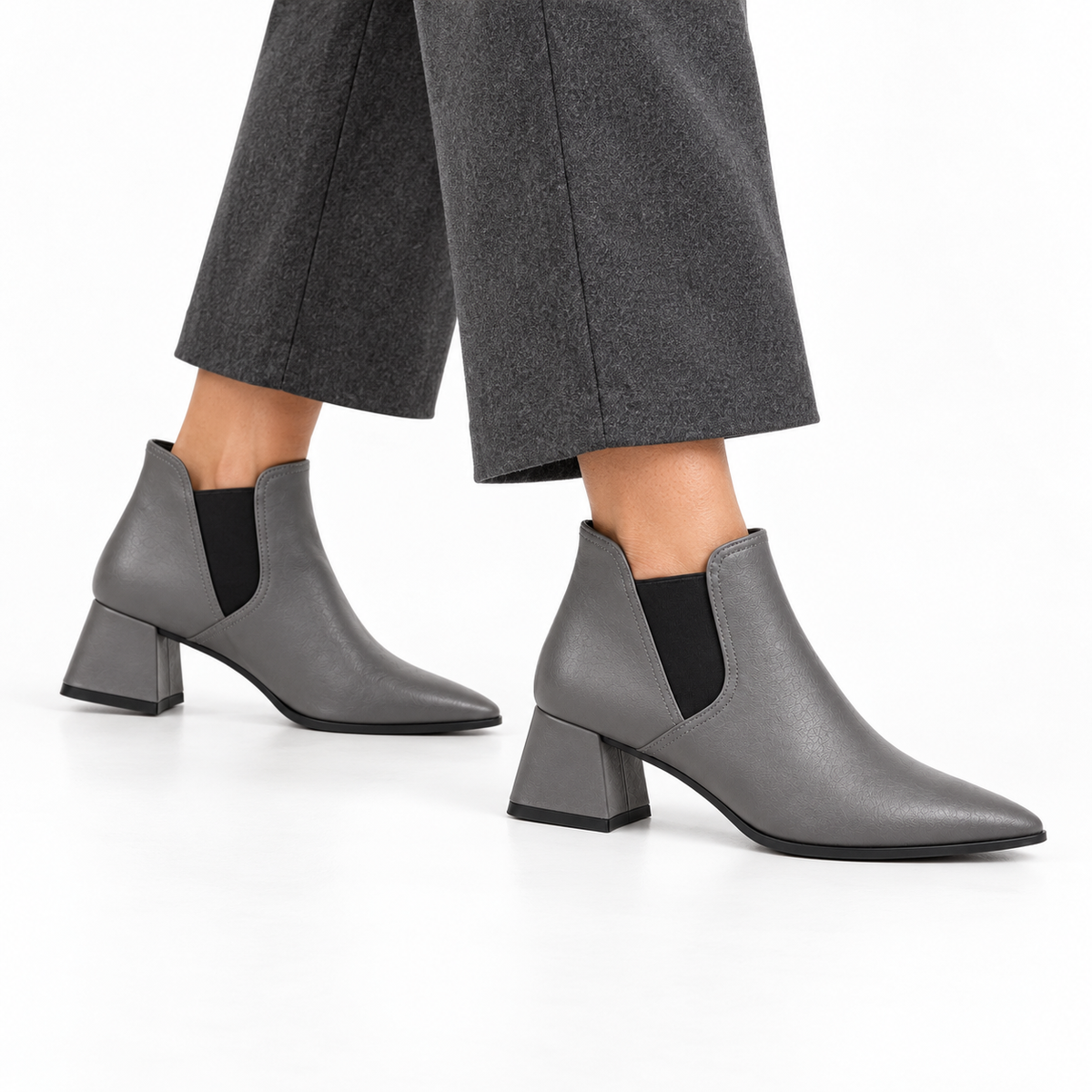 Slit Heeled Bootie Grey – هاف بوت حريمي بكعب جلد صناعي رمادي، على الرجل – ECADRA