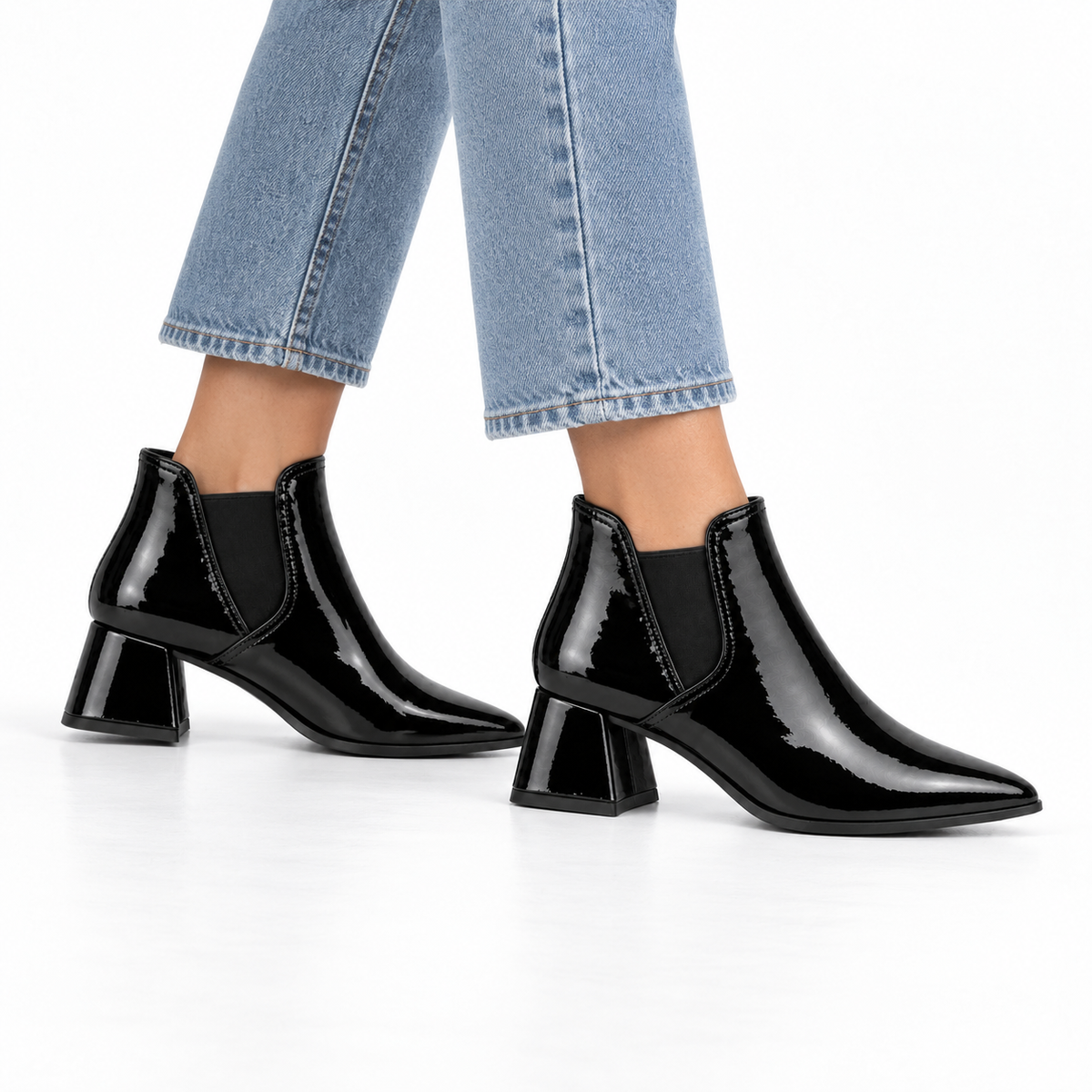 Slit Heeled Bootie Black – هاف بوت حريمي بكعب جلد لامع أسود، على الرجل – ECADRA