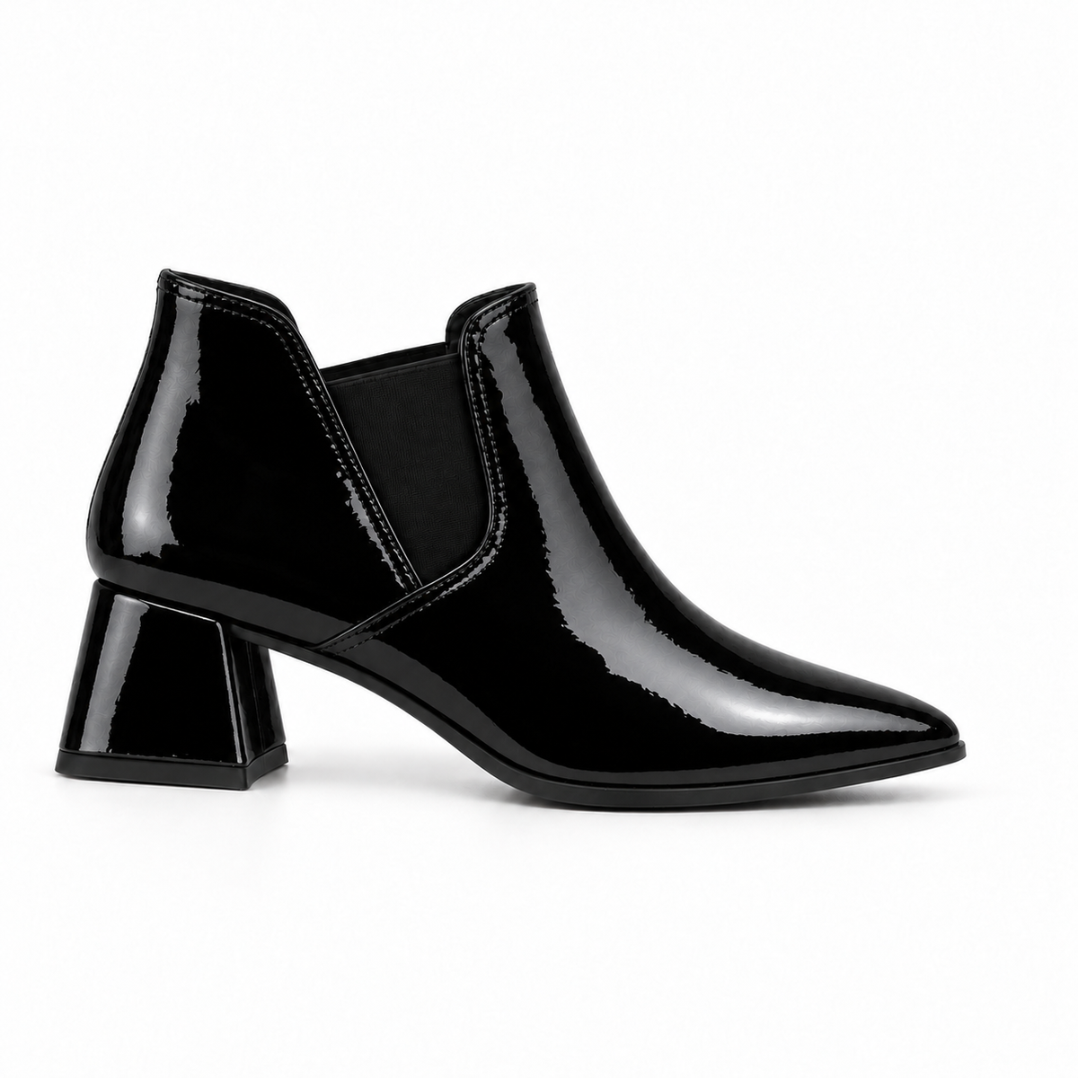 Slit Heeled Bootie Black – هاف بوت حريمي بكعب جلد لامع أسود، من الجنب – ECADRA