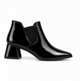 Slit Heeled Bootie Black – هاف بوت حريمي بكعب جلد لامع أسود، من الجنب – ECADRA