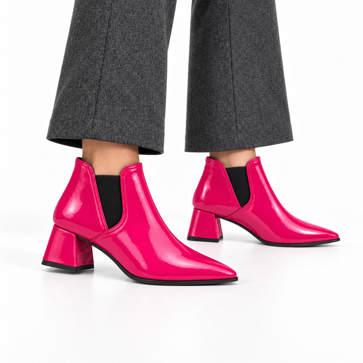 Slit Heeled Bootie Fuchsia – هاف بوت حريمي بكعب جلد لامع فوشيا، على الرجل – ECADRA