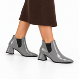 Slit Heeled Bootie Gray – هاف بوت حريمي بكعب جلد لامع رمادي، على الرجل – ECADRA