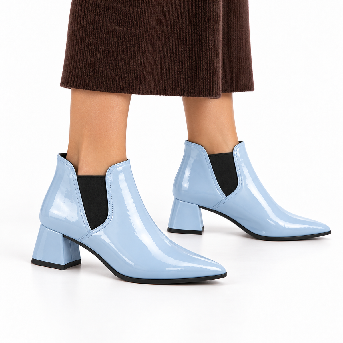 Slit Heeled Bootie Light Blue – هاف بوت حريمي بكعب جلد لامع بيبي بلو، على الرجل – ECADRA