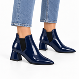 Slit Heeled Bootie Navy – هاف بوت حريمي بكعب جلد لامع كحلي، على الرجل – ECADRA