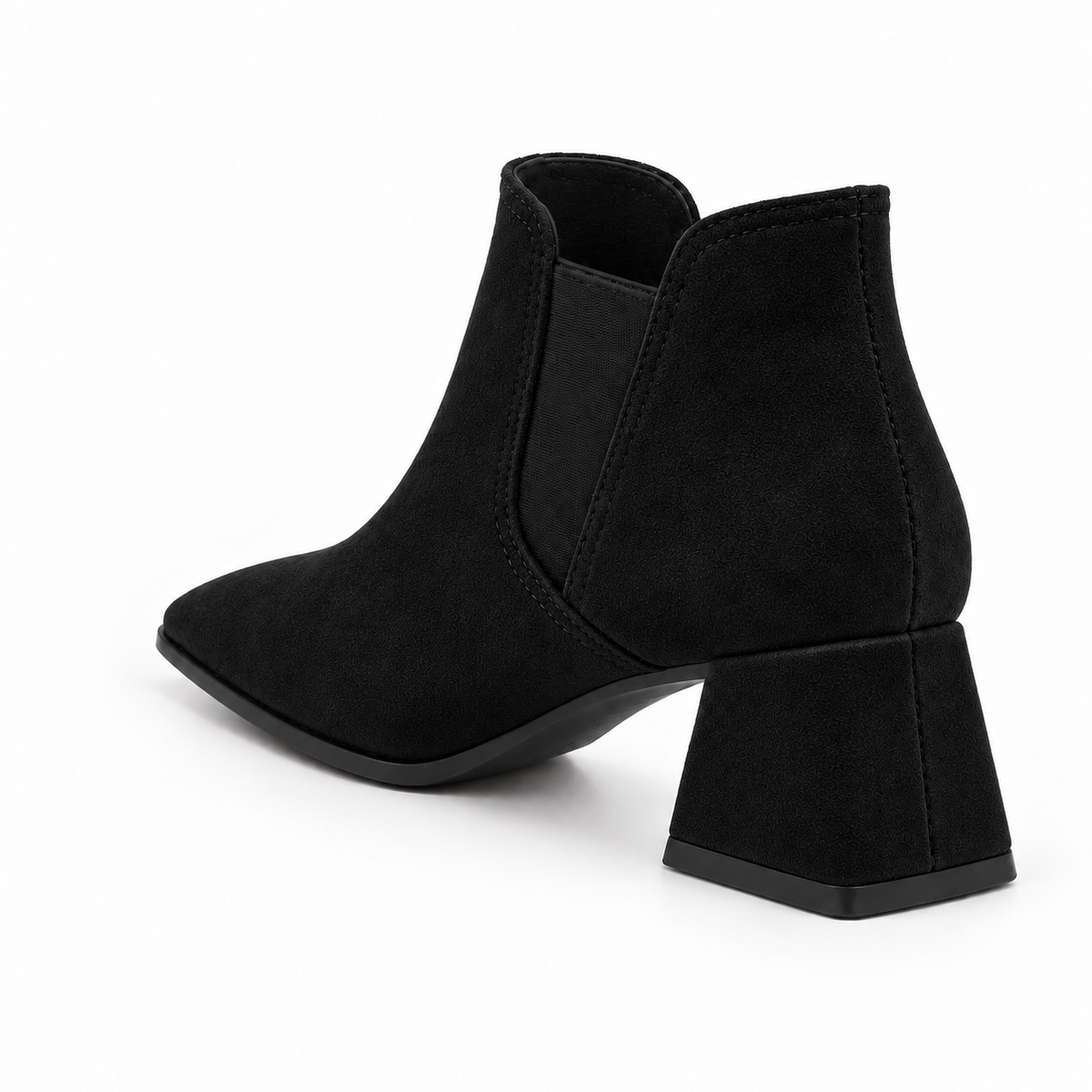 Slit Heeled Bootie Black – هاف بوت حريمي بكعب شمواه صناعي أسود، من ورا – ECADRA