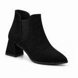 Slit Heeled Bootie Black – هاف بوت حريمي بكعب شمواه صناعي أسود، من قدام – ECADRA