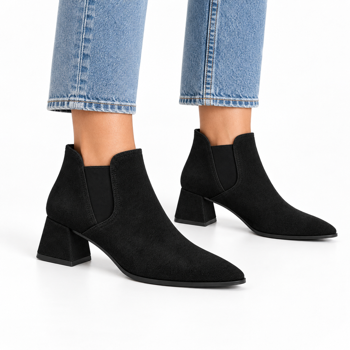 Slit Heeled Bootie Black – هاف بوت حريمي بكعب شمواه صناعي أسود، على الرجل – ECADRA