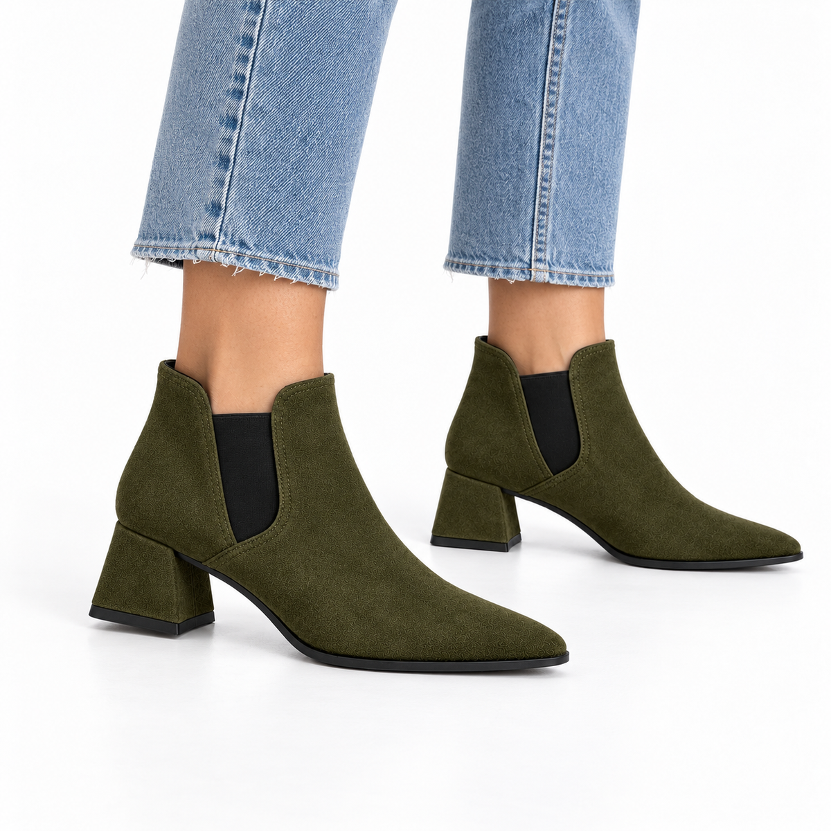 Slit Heeled Bootie Olive – هاف بوت حريمي بكعب شمواه صناعي زيتي، على الرجل – ECADRA