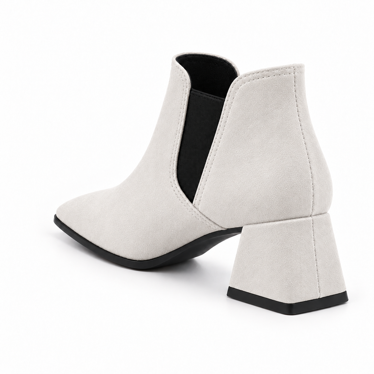 Slit Heeled Bootie White – هاف بوت حريمي بكعب شمواه صناعي أبيض، من ورا – ECADRA