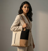 Jetset Mood Tote – Bold, Sleek, Ready to Go